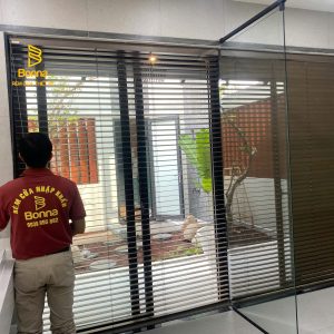 Rèm lá nhôm – Giải pháp gọn nhẹ cho nhà tắm.