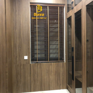 Không gian đẹp nhờ điểm nhấn từ gỗ.